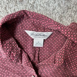 Brooks brothers sleeveless silk blouse. Size 8 but runs small.